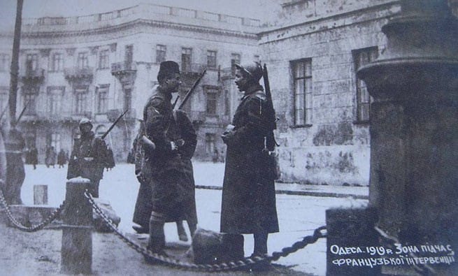 греция греч солдат в одессе.jpg