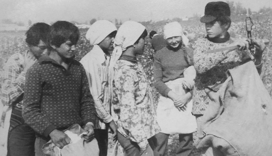 в хлопковом колхозе Узбекистана, 1979 г..jpg в хлопковом колхозе Узбекистана, 1979 г..jpg